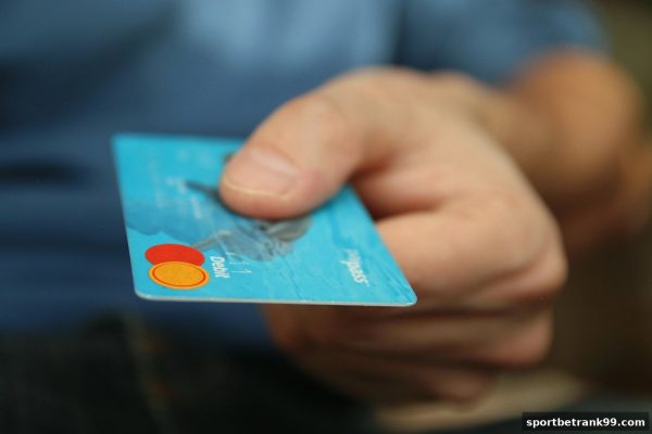 体育博彩公司视角：数字货币入金风控审核全攻略与用户维权之道