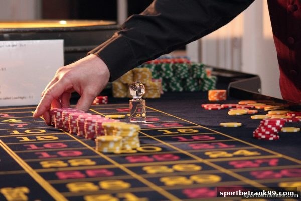 体育博彩公司深度解析：百家乐棋牌真人游戏实战指南