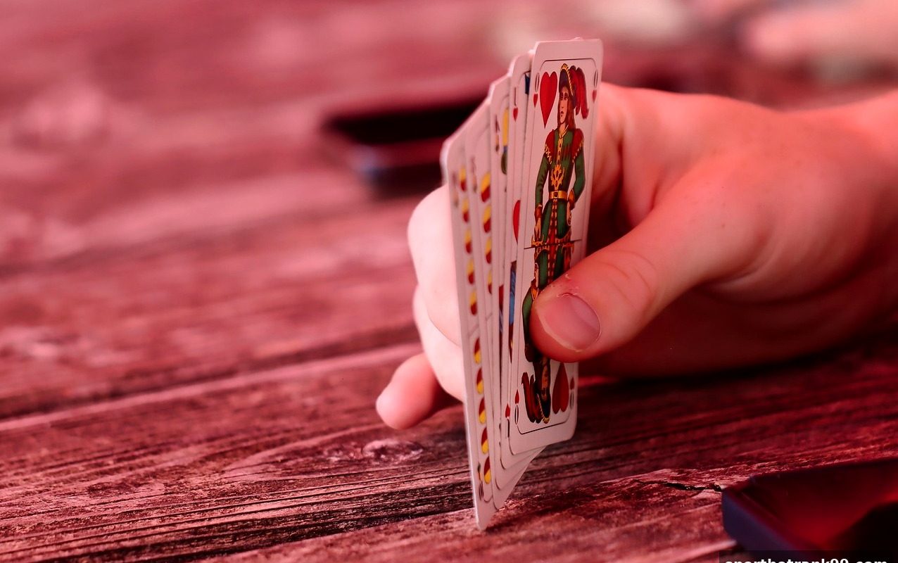 棋牌博弈数据解析：体育博彩公司如何识别异常与守护公平