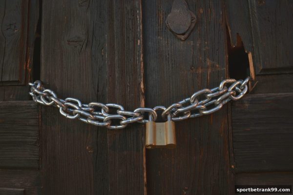 体育博彩公司出款争议深度解析：用户反馈中的常见问题与应对之道