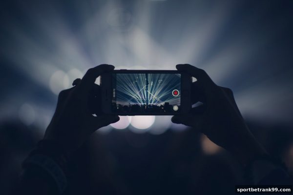 体育博彩公司揭秘英超直播：高效查询赛程与每日福利活动全攻略